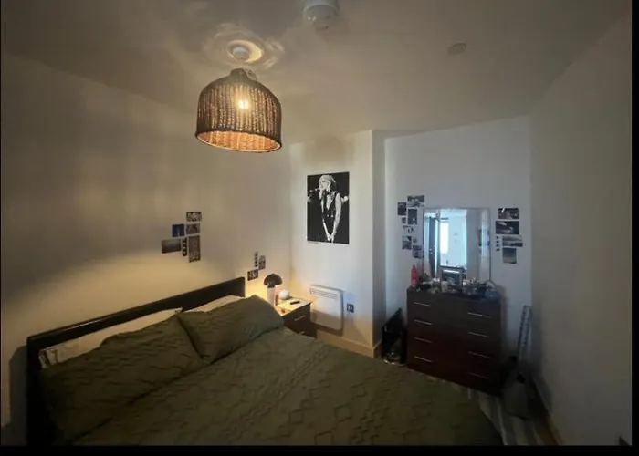 Modern One Bedroom In Centre